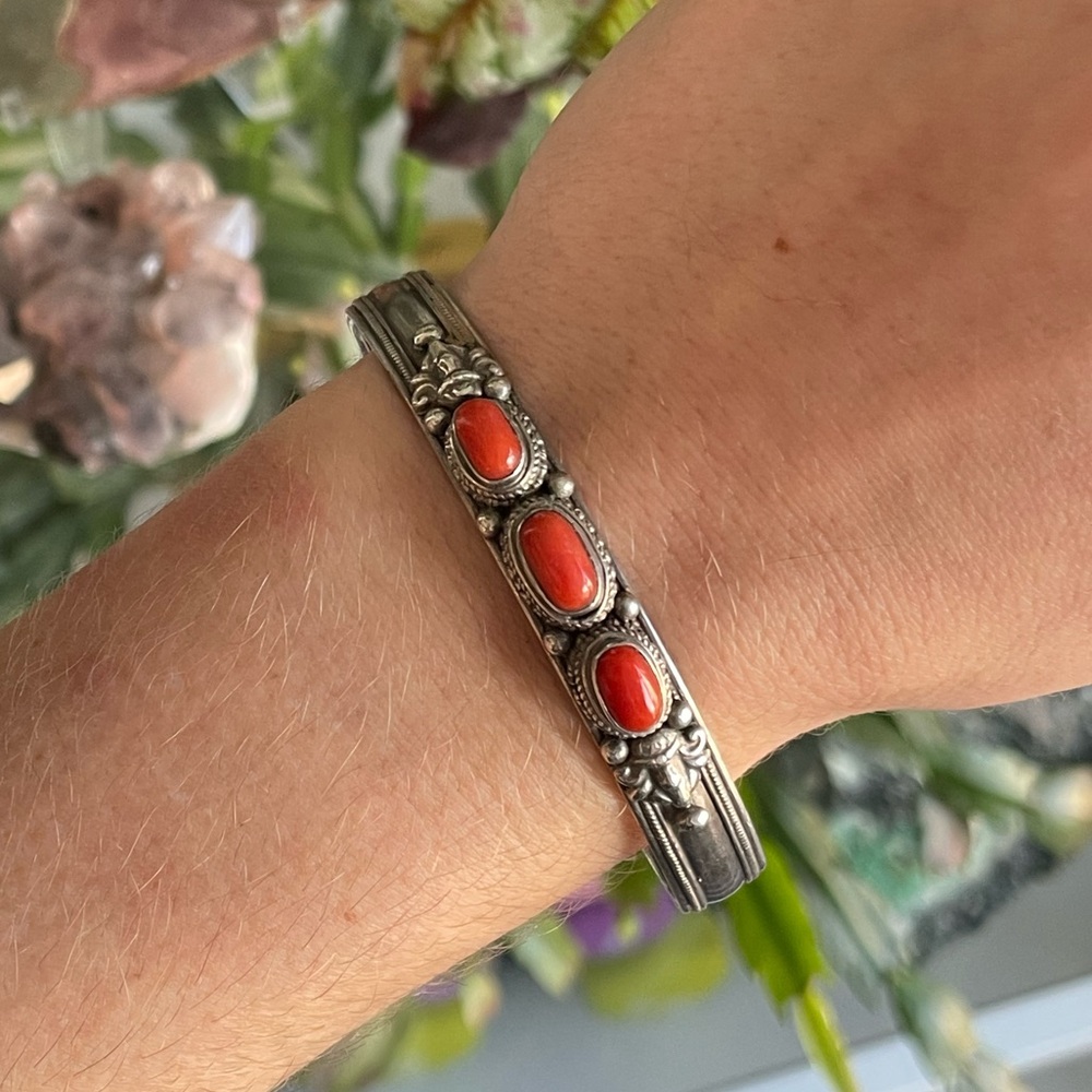 Vintage Coral and Sterling Silver Bracelet - Picture 6 of 6